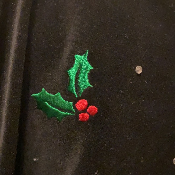 Quackery factory black button down with holly - Picture 3 of 5